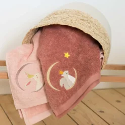 Serviette de bain rose lapin personnalisable (70 x 140 cm)