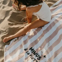 Serviette microfibre Minus à la flotte rayures rose