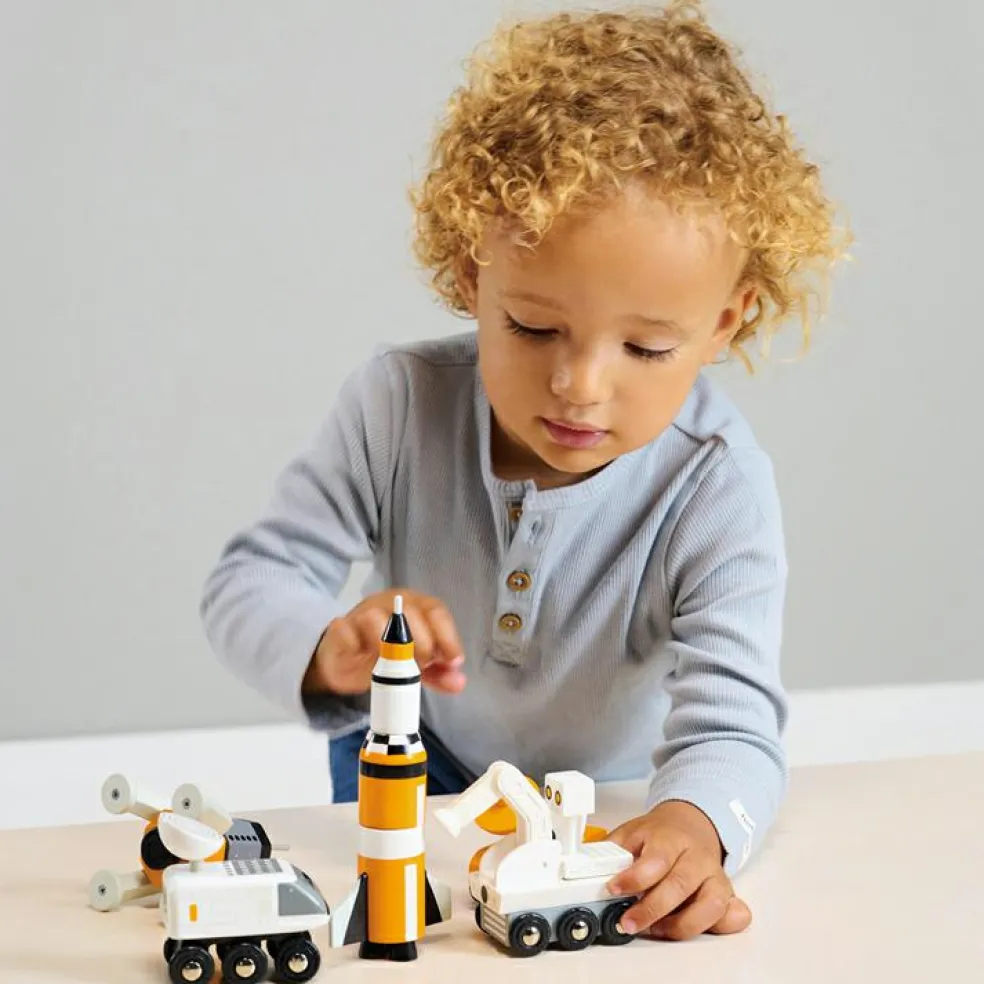 Set de 5 véhicules voyageurs de l'espace en bois