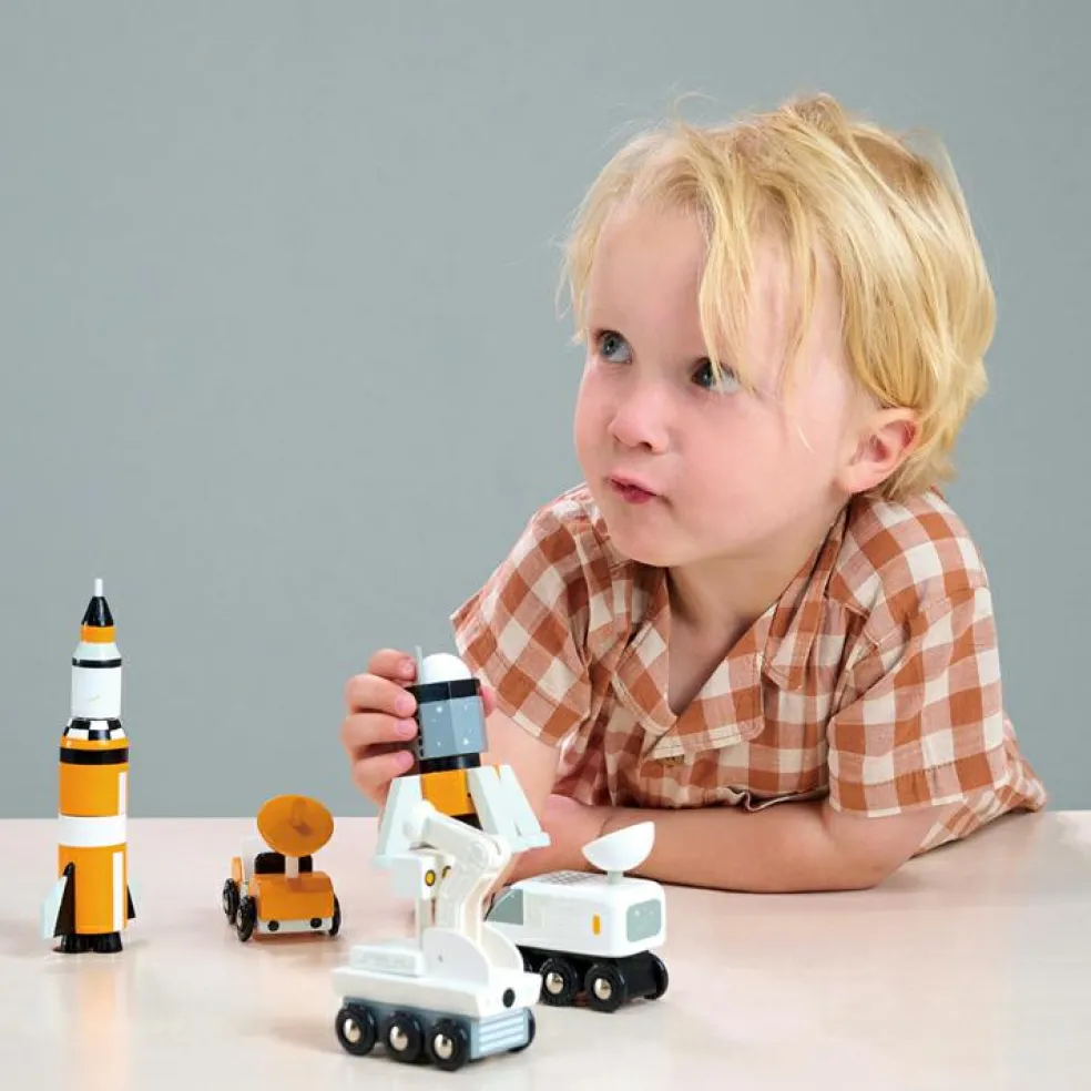 Set de 5 véhicules voyageurs de l'espace en bois