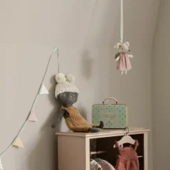 Souris Ange dans sa valisette Petite sœur