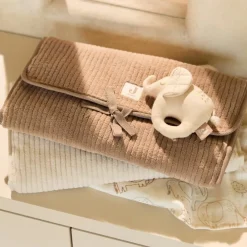 Tapis à langer nomade Cloudy Rib Milky Coffee