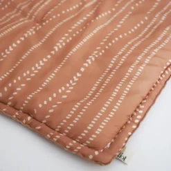 Tapis de jeu carré Nepo Terracotta (100 x 100 cm)