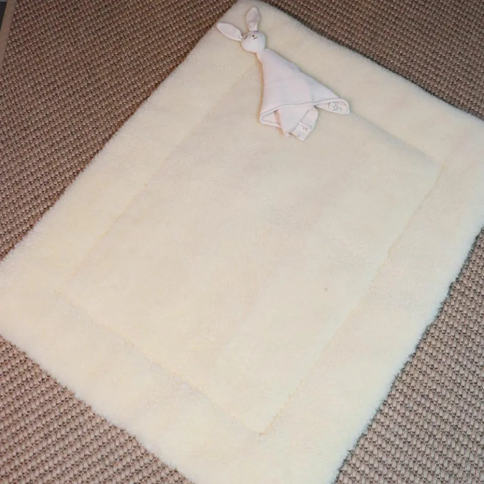 Tapis de jeu en laine Wooly (100 x 80 cm)