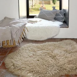 Tapis en laine Woolly Sheep blanc (110 x 75 cm)