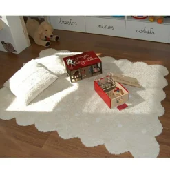 Tapis lavable biscuit beige à pois (120 x 160 cm)