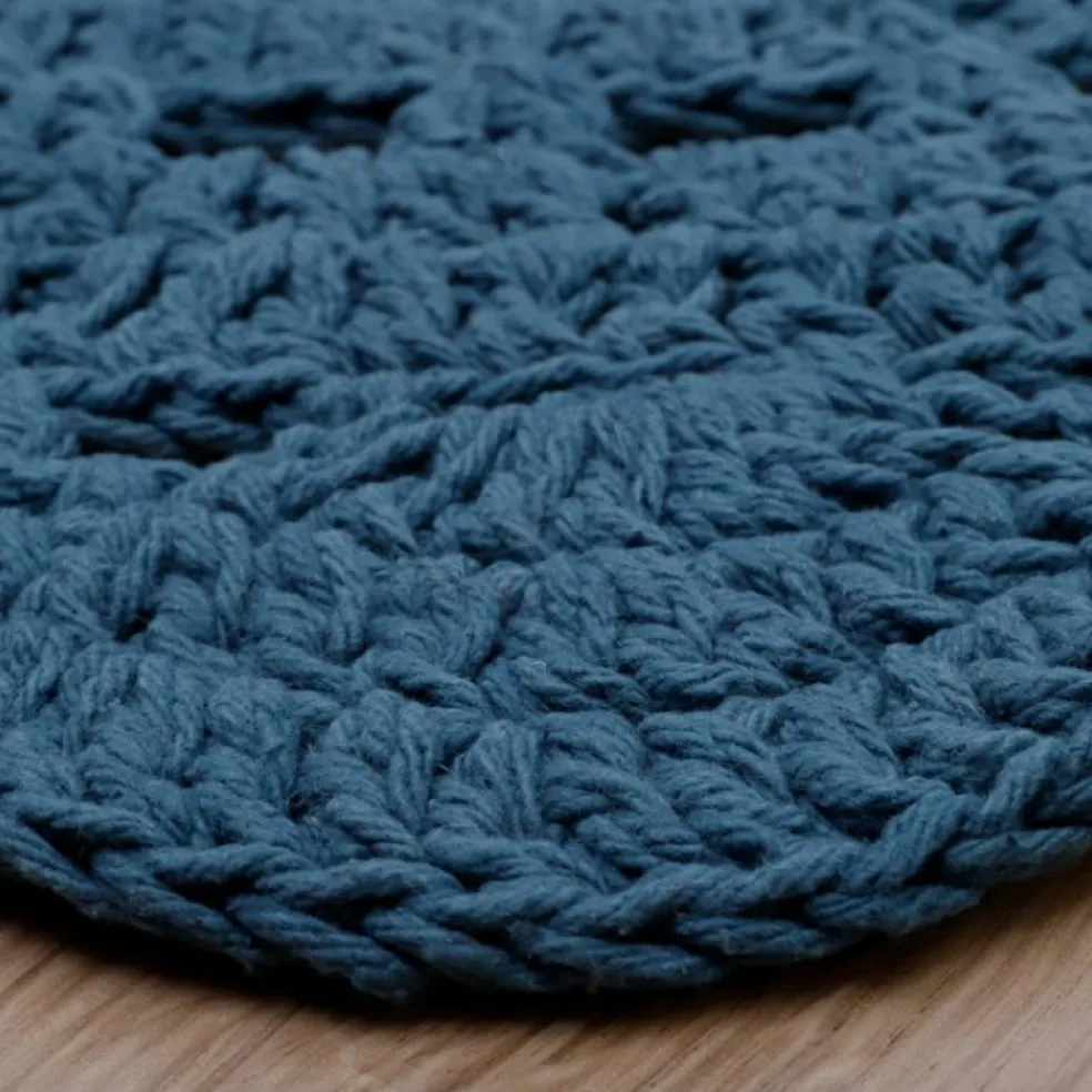 Tapis lavable rond Alma crochet bleu (120 cm)