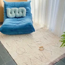 Tapis lavable RugCycled® ABC en coton naturel (90 x 130 cm)