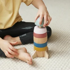 Tour à empiler en bois Fusée