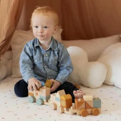 Train de construction en bois